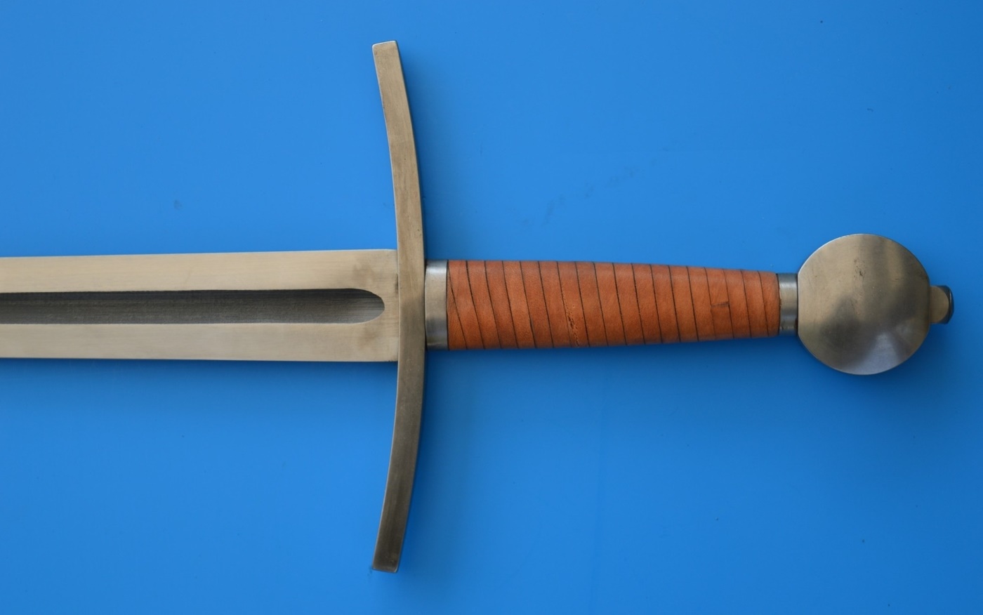 One hand sword