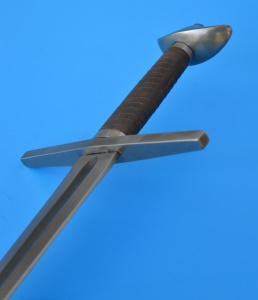 One hand sword