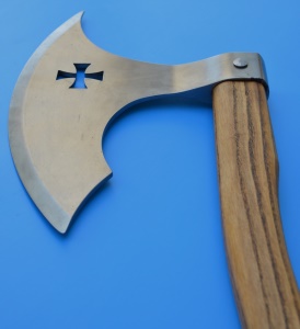 two-handed ax