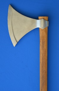 Broad blade axe