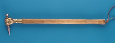Dagger mace