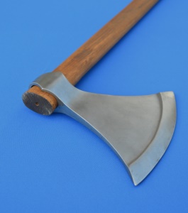 Broad blade axe