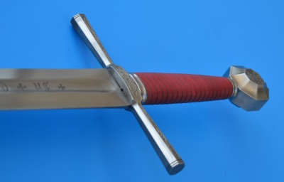 One hand sword