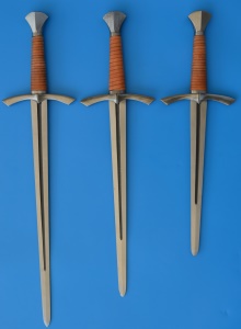   medieval quillon dagger