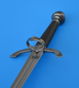  left hand dagger 