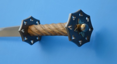 Hexagonal dagger