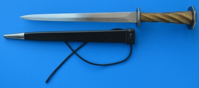 Scabard for dagger