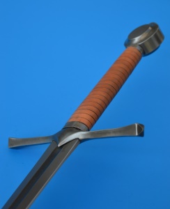 One hand sword