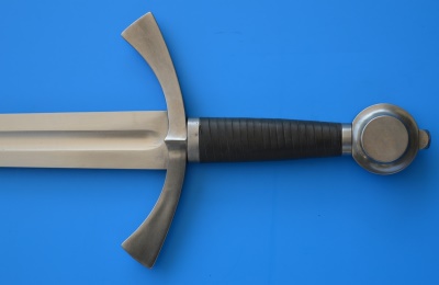 One hand sword