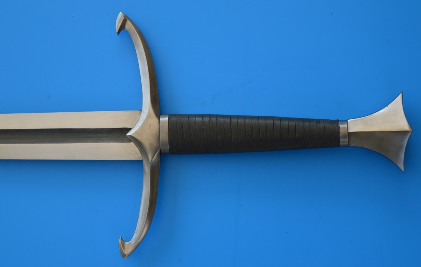 One hand sword